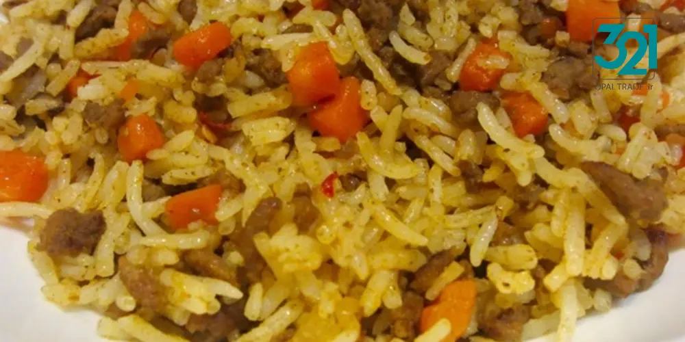 طرز تهیه هویج پلو با گوشت چرخ کرده را مرحله‌به‌مرحله یاد بگیرید. یک غذای سنتی خوشمزه و مجلسی برای مهمانی‌ها و سفره‌های ایرانی. خرید ظروف سرو لوکس از فروشگاه اینترنتی تجارت اپال برای زیبایی سفره.