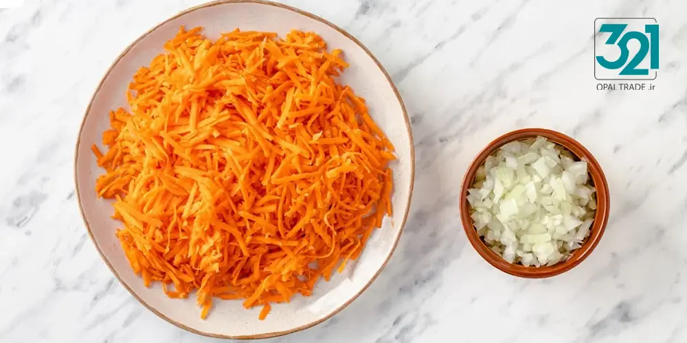 طرز تهیه هویج پلو با گوشت چرخ کرده را مرحله‌به‌مرحله یاد بگیرید. یک غذای سنتی خوشمزه و مجلسی برای مهمانی‌ها و سفره‌های ایرانی. خرید ظروف سرو لوکس از فروشگاه اینترنتی تجارت اپال برای زیبایی سفره.