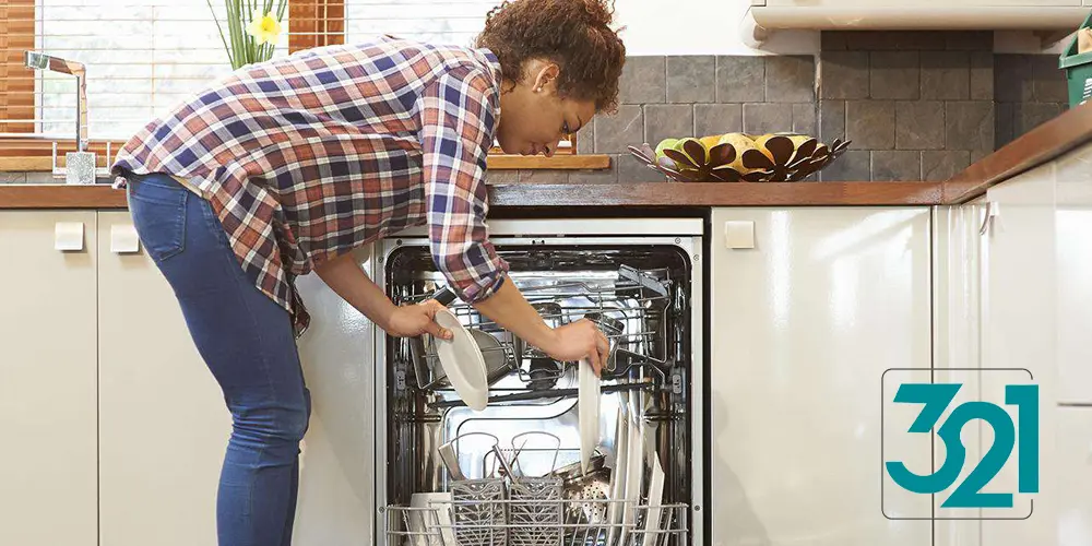 How do we know which dishes can safely be put in the dishwasher?